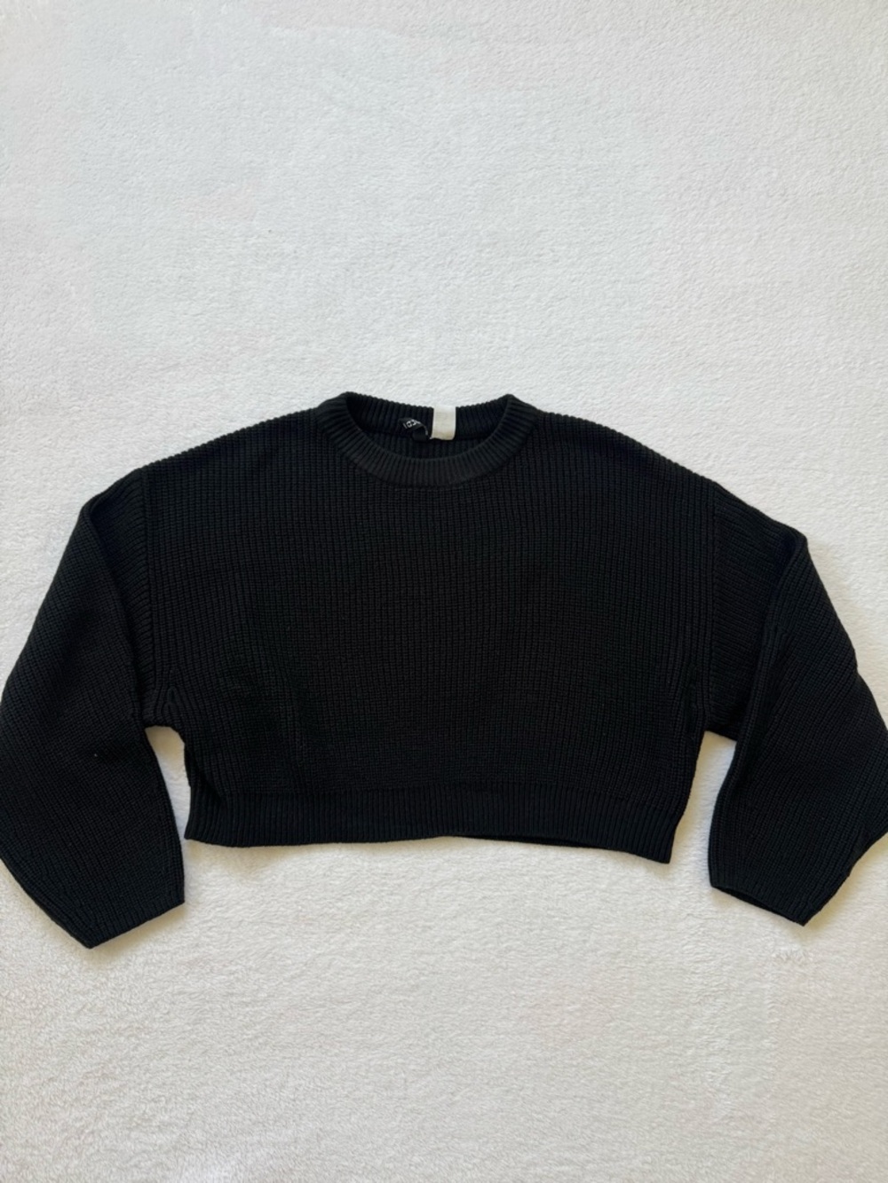 H&M Black Ribbed Cropped Knit Sweater